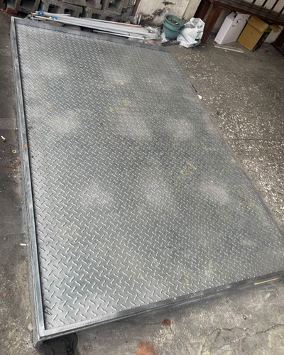 彰化鐵工廠, 彰化地面水平平台架設, 彰化門口地面平台施作, 彰化地板墊高平台, 彰化花紋鋼板, 彰化鐵工, 彰化鐵件製作, 彰化白鐵花板平台