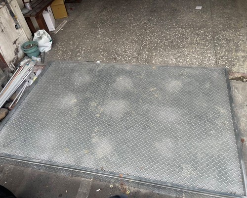 彰化鐵工廠, 彰化地面水平平台架設, 彰化門口地面平台施作, 彰化地板墊高平台, 彰化花紋鋼板, 彰化鐵工, 彰化鐵件製作, 彰化白鐵花板平台